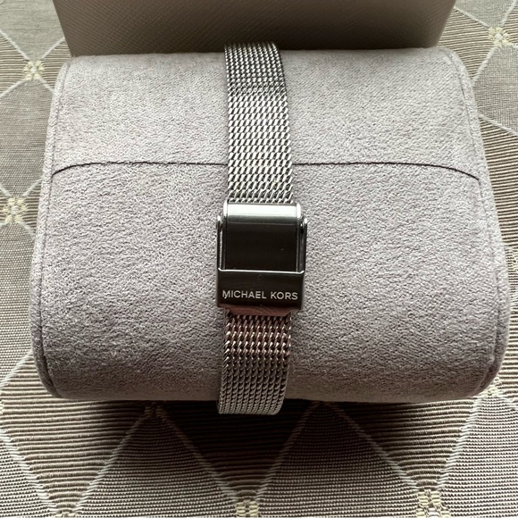 Michael Kors Bracelet Watch - Picture 3 of 4